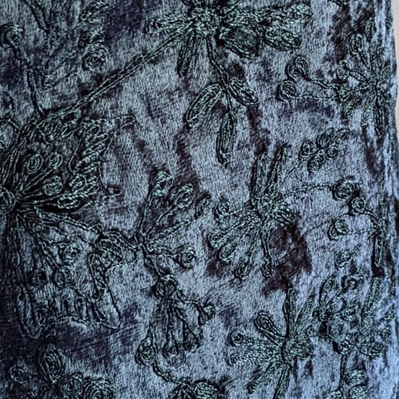 Orvis Rayon Velvet Embroidered Vest - Picture 5 of 9